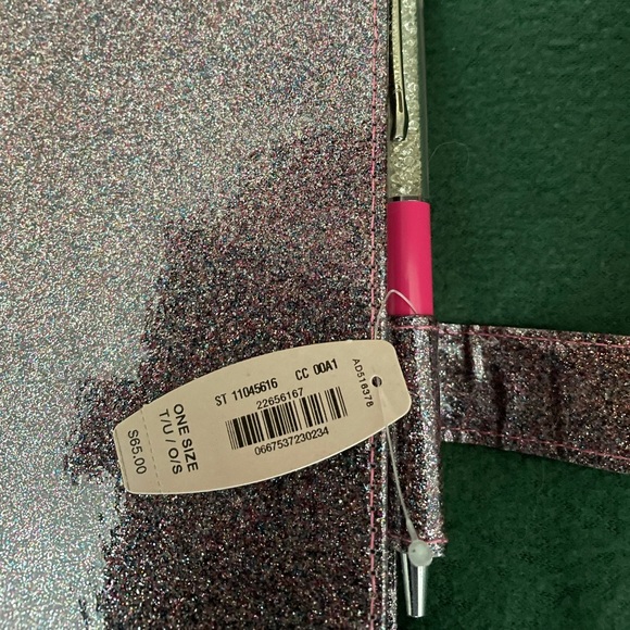 Victoria’s Secret Notebook and Pen Set - Picture 5 of 10